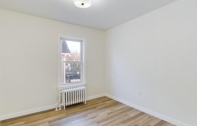 4 beds, 2 baths, 1,300 sqft, $4,300, Unit 2