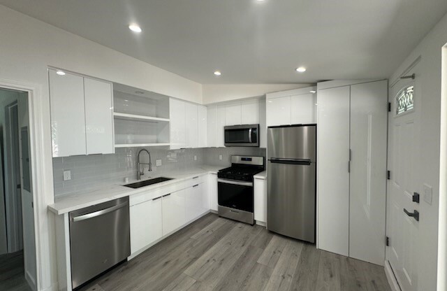 1 bed, 1 bath, 380 sqft, $2,350