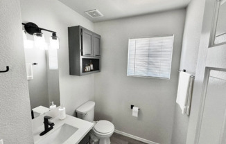 1 bed, 1.5 baths, 850 sqft, $1,450