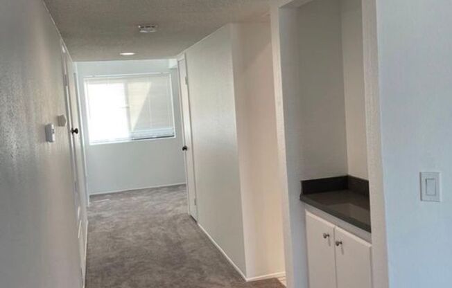 Large 2 Bdrm 2 Ba Condo for Rent in Point Loma for rent!