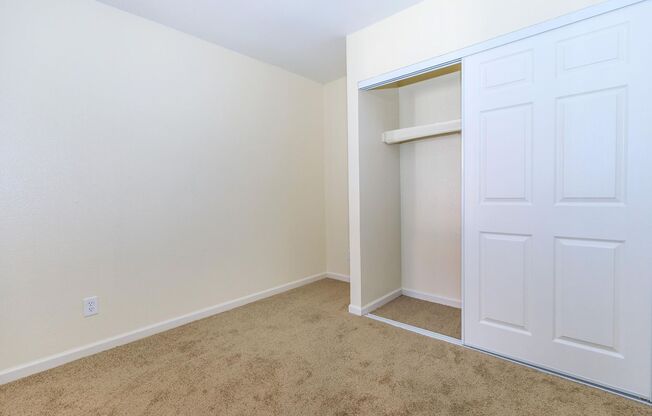 2 beds, 1 bath, 760 sqft, $1,210, Unit 2126