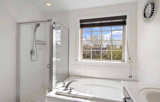 READY TO GO!! Close to FT MEADE -- Fresh & Ready TH 3 bed + 2 fb + 2 hb + 1 car garage