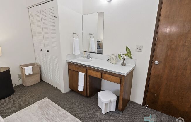 1 bed, 1 bath, 160 sqft, $695, Unit 2130 - 2D
