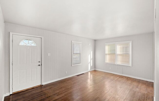 2BD/1BA Home With Central Air