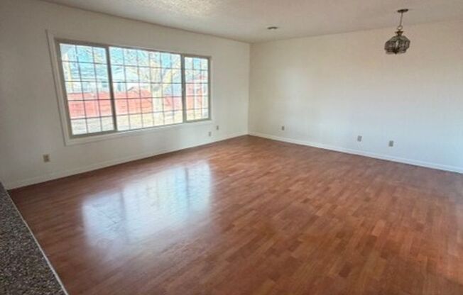 Beautiful 3 Bed 2 Bath House