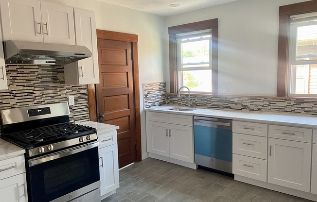 3 beds, 1.5 baths, 1,500 sqft, $3,500, Unit 2