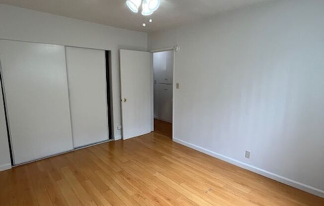 Spacious 2 Bedroom Apartment in Glendale!