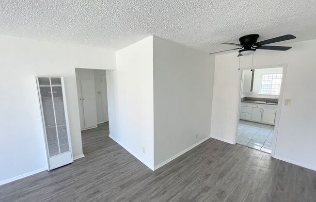 Nicely updated 2bd/1ba unit. Move in ready!