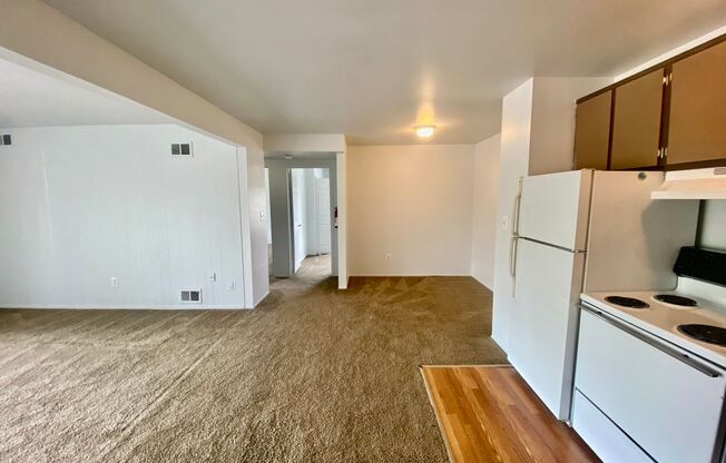 2 beds, 1 bath, 1,000 sqft, $1,245, Unit #35