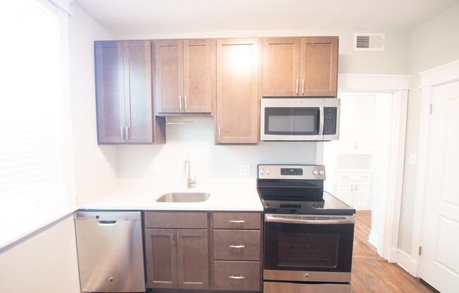 2 beds, 1 bath, 950 sqft, $1,725, Unit 4401 - D