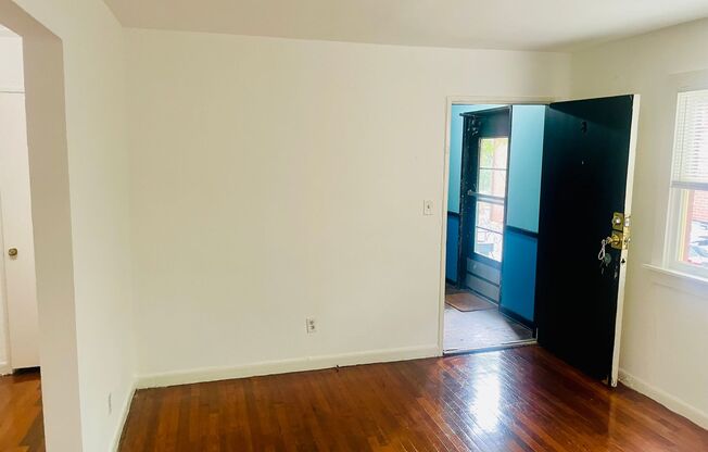 1 bed, 1 bath, 875 sqft, $1,475, Unit 909 #3