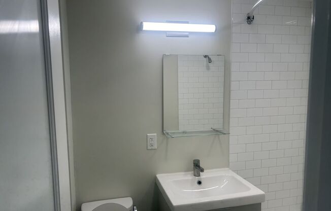 1 bed, 1 bath, 288 sqft, $875, Unit 220