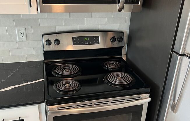 2 beds, 2 baths, 900 sqft, $3,395, Unit 40