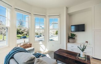 220 GRAND AVE