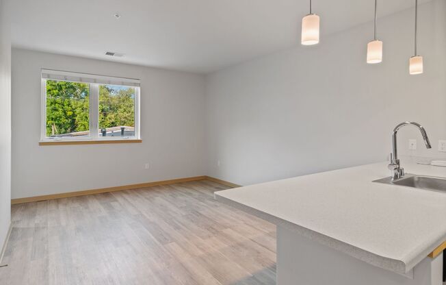 1 bed, 1 bath, 674 sqft, $1,090, Unit 411