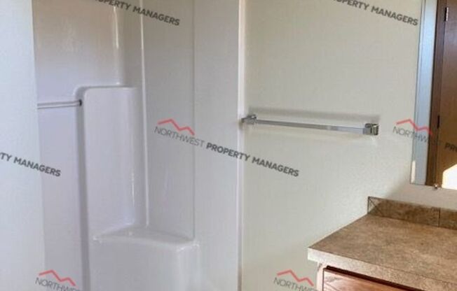 3 beds, 2.5 baths, 1,250 sqft, $1,800, Unit #50