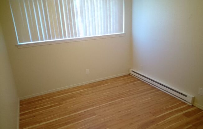 2 beds, 1 bath, 800 sqft, $2,195