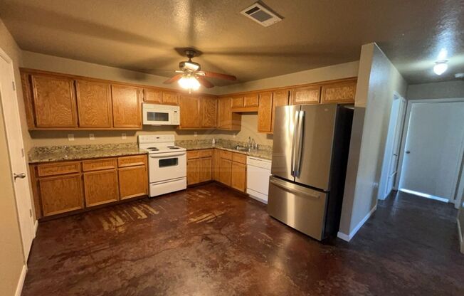 3 beds, 2 baths, 1,152 sqft, $1,250, Unit 1808 Aztec Trace Unit B