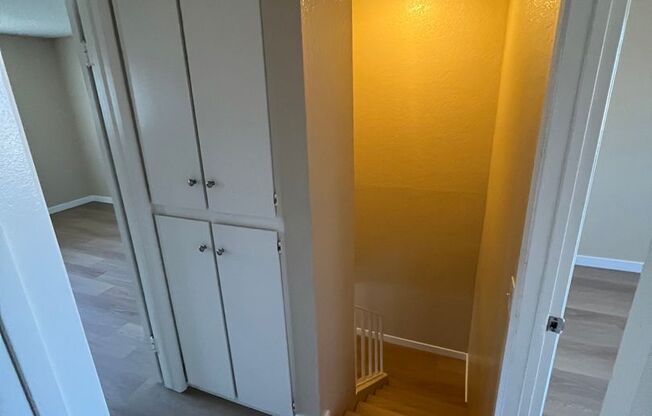 2 beds, 1.5 baths, 900 sqft, $2,550, Unit 75