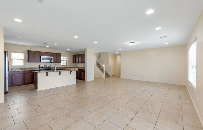 Charming 4 bedroom 3 bath Home in Gilbert!