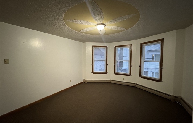 3 beds, 1 bath, 1,000 sqft, $1,500, Unit 2