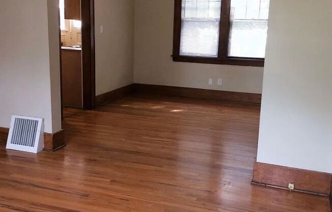 Amy Court Apartments (137 N. 33rd St.)