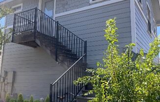 1Bed/1Bath Garage Apartment in Brentwood