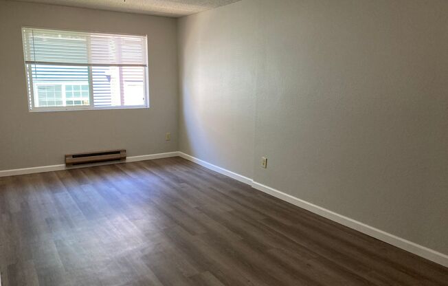 2 beds, 1 bath, 687 sqft, $2,095, Unit A404