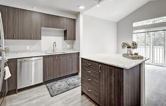 CityScape: Newly Renovated Premier Location in Bellevue, Rooftop Entertainment Area
