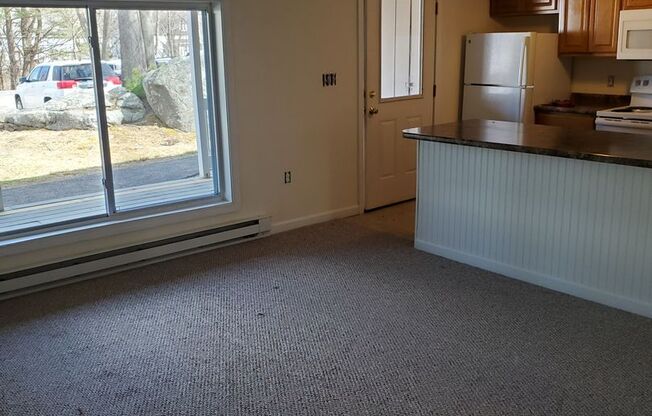 2 beds, 1 bath, 640 sqft, $1,700, Unit G11