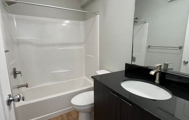 Studio, 1 bath, $775, Unit 729 W Center # 209