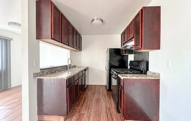 14746 Delano St Apt 1