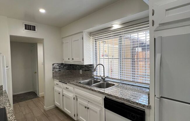 5301 Demaret Ave Unit 13 - Beautifully remodeled Townhome in SW Bakersfield!