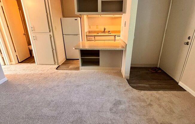 1 bed, 1 bath, $1,325, Unit 35