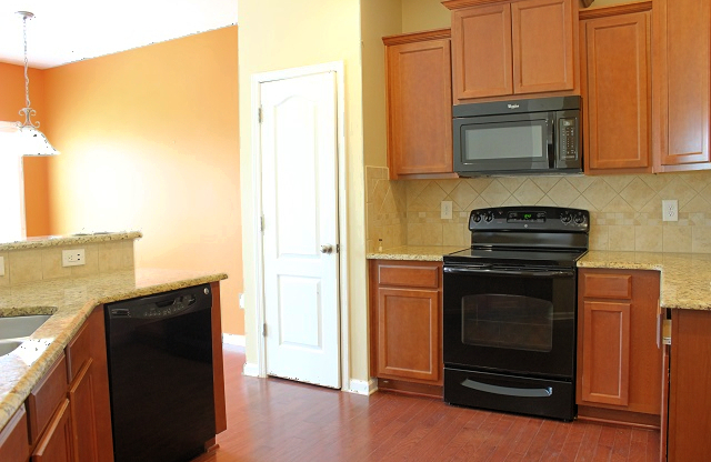 Nice 3 bedroom house in West Cary, Stonewater Community!