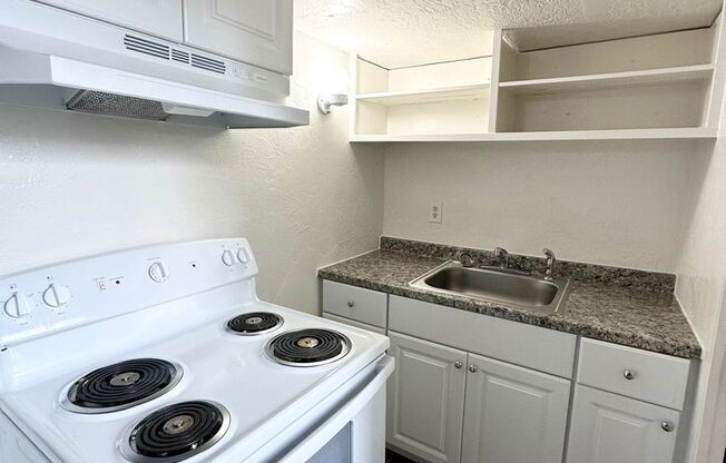 Studio, 1 bath, 235 sqft, $700