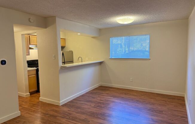 2 beds, 2 baths, 950 sqft, $1,704, Unit WWK-301