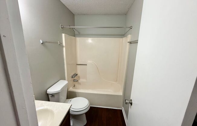 2 beds, 1 bath, 750 sqft, $1,045, Unit B-505D4