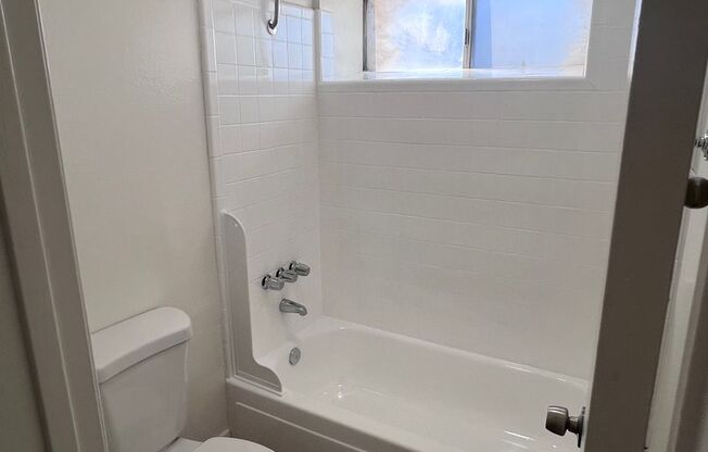 1 bed, 1 bath, 730 sqft, $1,565, Unit 14100 203