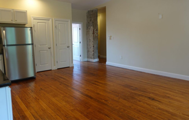 2512 W Main St