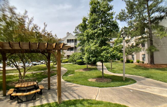 2 beds, 2 baths, $1,595, Unit Unit 1A32