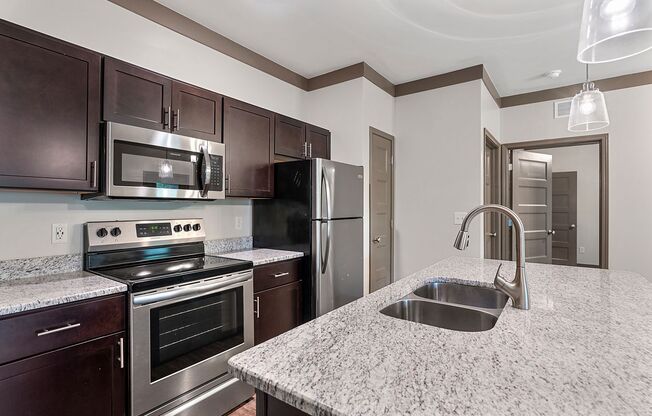 1 bed, 1 bath, 765 sqft, $815, Unit 33