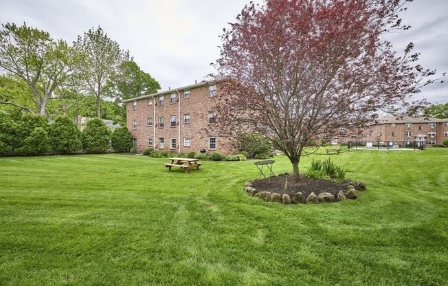 3 COLONIAL VLG DR