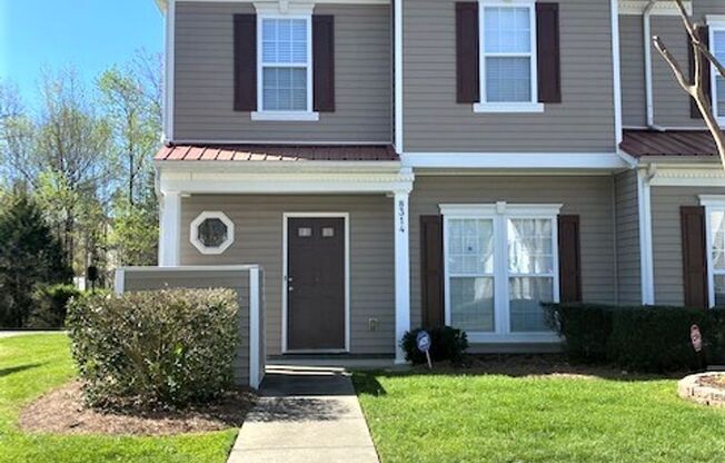 End Unit Townhome!  Over 1500 Sq Ft!  Harrisburg Rd!
