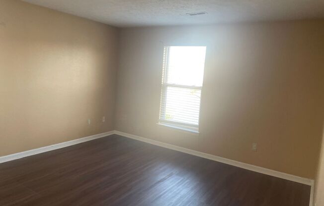 2 beds, 2 baths, $1,900