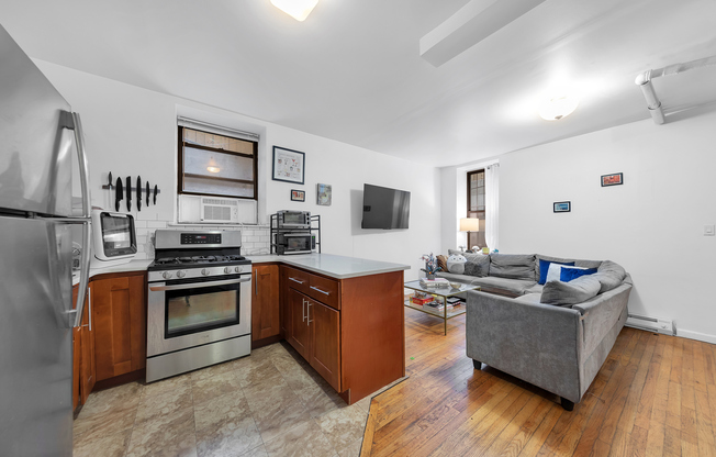 224 E 11 ST