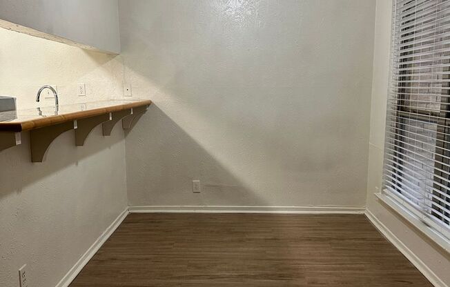 1 bed, 1 bath, 619 sqft, $1,299, Unit OPA-160