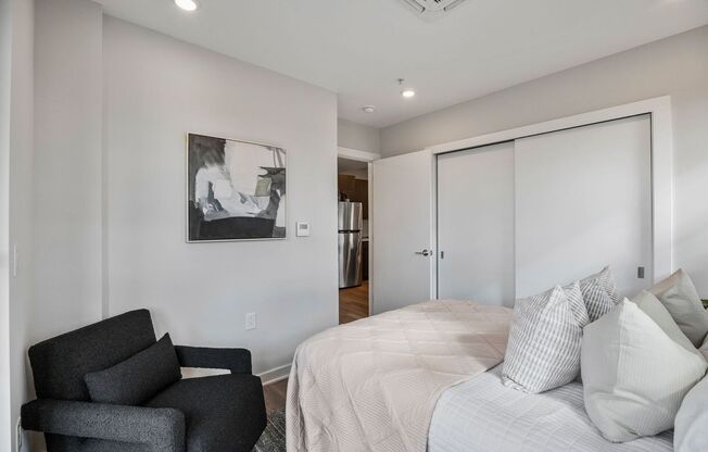 2 beds, 1 bath, 815 sqft, $2,130, Unit D215