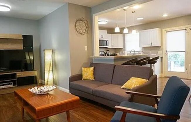 Charming & Spacious 3-Bedroom Home in Arlington!