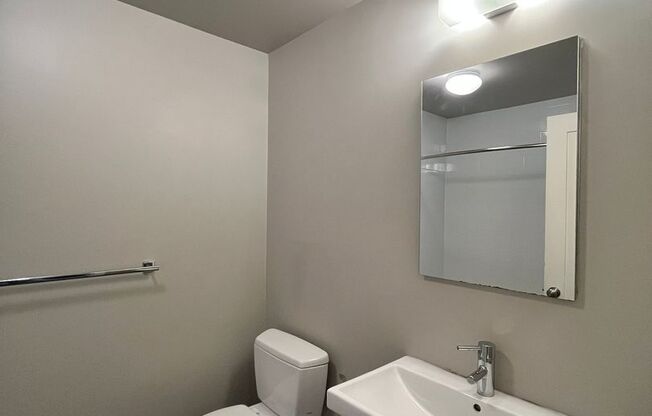 2 beds, 1 bath, $1,995, Unit 3